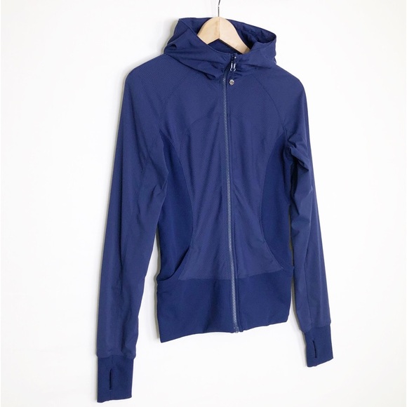 Lululemon In Flux Navy blue zip front. Women's Blue Hooded Jacket - Picture 8 of 9